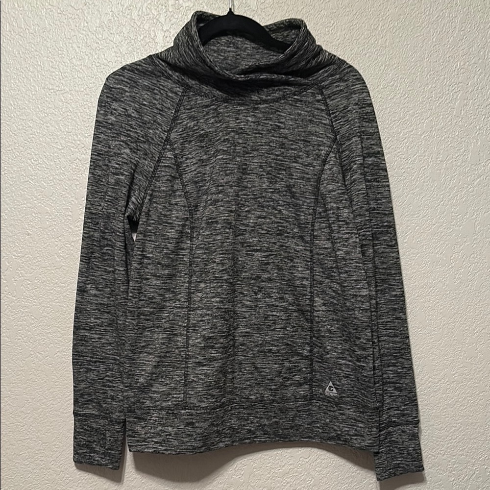 🖤Gerry Long Sleeve Athletic Top (L)